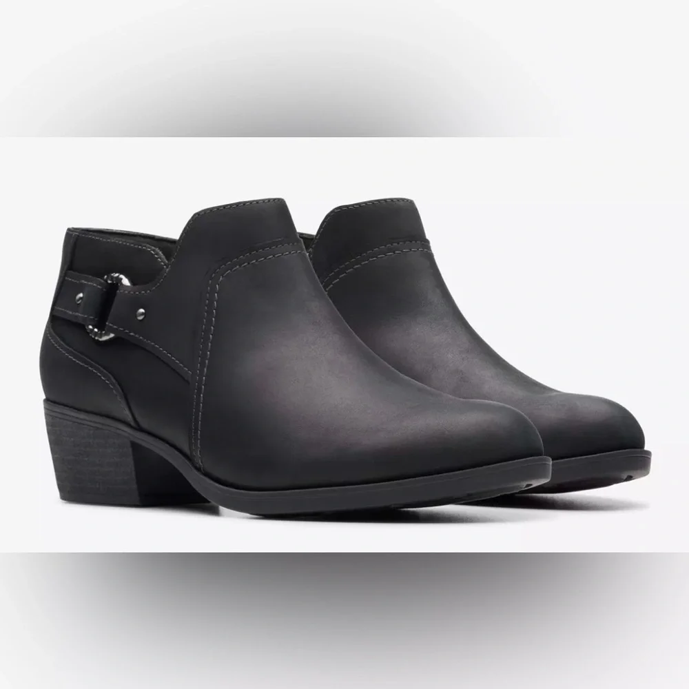 Clarks Charleton Grace black oily leather Ankle Boots new without the box 8-1/2W - Picture 4 of 8